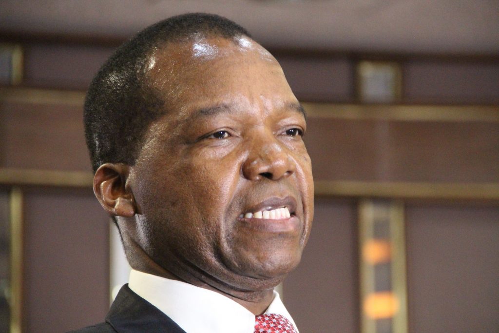 Zimbabwe central bank borrows $985 million from African banks